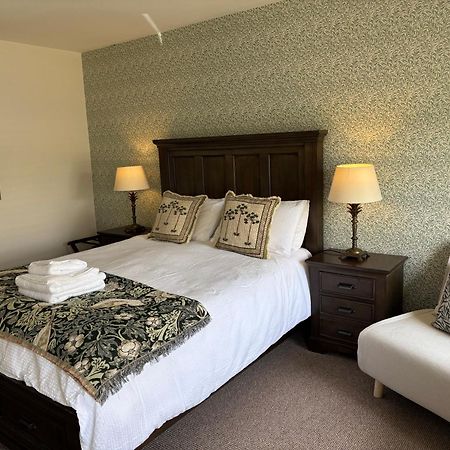 Blenkinsopp Castle Inn Greenhead ภายนอก รูปภาพ